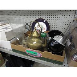 Box of decorative & household items