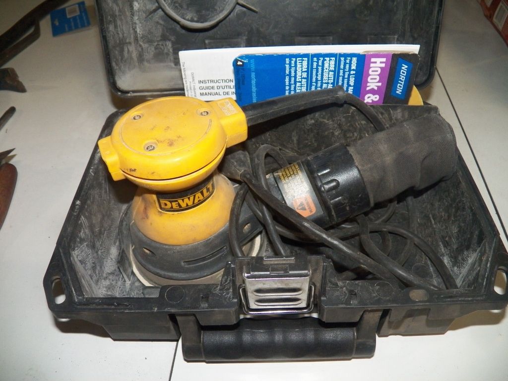 DeWalt DW421K 5" Random Orbit Palm Sander Kit