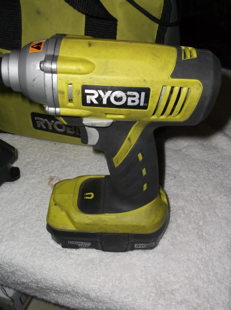 Ryobi electric drill Ryboi electric power drill. Works. Comes in case