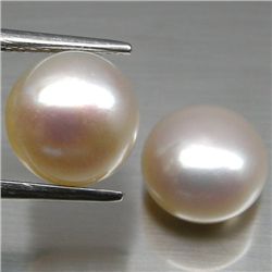 LOT OF 8.42 CTS OF WHITE CHINESE FRESH WATER PEARLS - 2PCS