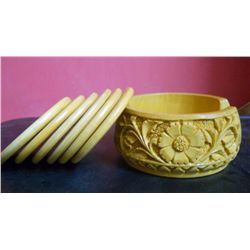 Decorative Wooden Coaster Set (with 6 Plates)
