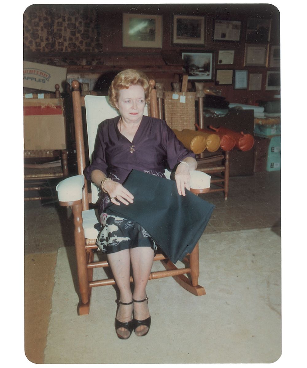 John F Kennedy Official Replica Rocking Chair And Mourning Fabric