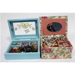 PAIR OF SMALL JEWELRY BOXES