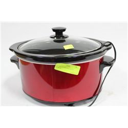 RED BETTY CROCKER SLOW COOKER