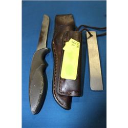 GERBER KNIFE W SHARPENER AND CASE