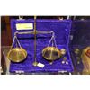 Image 1 : PAIR OF CLASSIC BRASS BALANCING SCALES