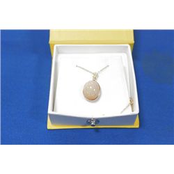 14 KT GOLD OPAL PENDANT NECKLACE