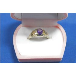 10 KT GOLD AMETHYST RING