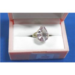 10 KT GOLD AMETHYST RING