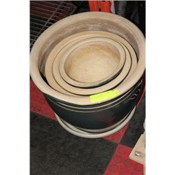 SET OF 4 PLANTERS