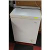 Image 1 : MAGIC CHEF APARMENT SIZE FREEZER