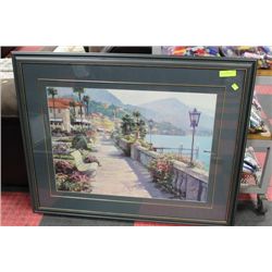 LARGE SHOWHOME PICTURE