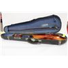Image 1 : VIOLIN 4/4 SIZE WITH CASE AND BOW