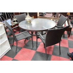 GLASS TOP PATIO TABLE W 4 RATTAN STYLE ARMCHAIRS