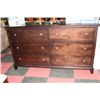 Image 1 : WOOD 6 DRAWER DRESSER