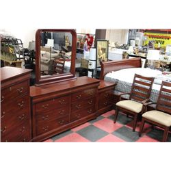 WOOD 8 PC BEDROOM SUITE INCLUDES 5 DRAWER