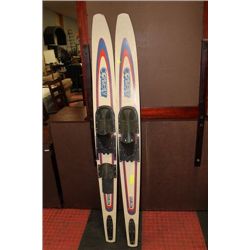 PAIR OF WATER SKI'S