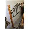 Image 1 : #24 QU SIZE HEADBOARD W RAILS
