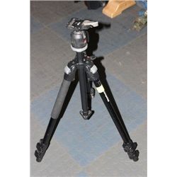 CAMERA TRI-POD