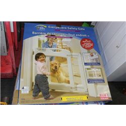 BABY GATE ON CHOICE