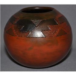 NAVAJO POTTERY JAR