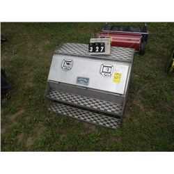 Saddle Box semi-storage box