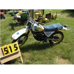 Suzuki 125cc dirt bike -has oil leak SN-JS1DF41A6E2100155