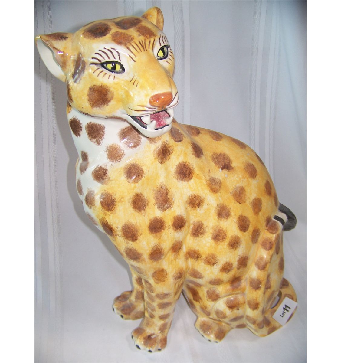 VINTAGE CERAMIC STATUE OF A LEOPARD