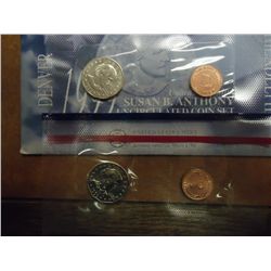 1999 P & D SBA DOLLAR UNC COIN SET
