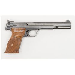 Smith & Wesson Model 41 semi-auto target pistol,  .22LR cal., 7” barrel, blue finish, checkered wood