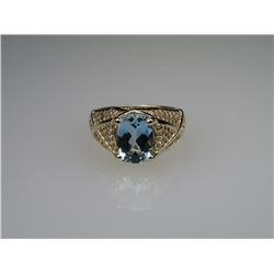 Alluring Aquamarine and Diamond Ring with 1.91  carat ‘Santa Maria Blue’ colored Aquamarine and 82