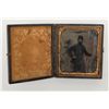 Image 3 : Lot of 5 Civil War era images including 3 tintypes  (2 in cases, 1 in its gold colored frame only)