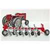 Image 2 : 1960'S MASSEY FERGUSON TOY TRACTOR 270 WITH FARM ACCESSORY