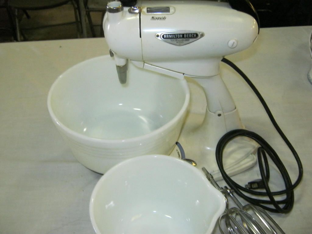 Hamilton Beach Mixer Hamilton Beach Mixer Model G With Mix Guide & Bowl