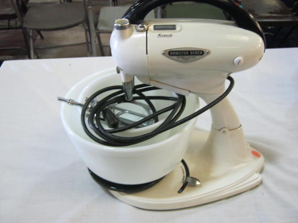 Hamilton Beach Mixer Hamilton Beach Mixer Model G With Mix Guide & Bowl
