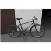 Image 1 : ROCKY MOUNTAIN BLACK 21 SP MOUNTAIN BIKE
