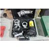 Image 1 : DEWALT SCROLL SAW IN CASE