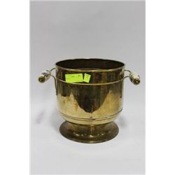 BRASS POT