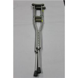 PAIR OF ALUMINUM CRUTCHES