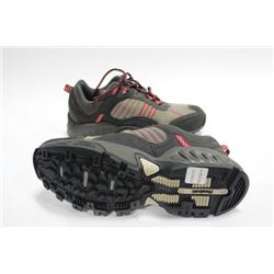 REEBOK MEN'S RUNNER SHOES SIZE 7.5 (NEW)