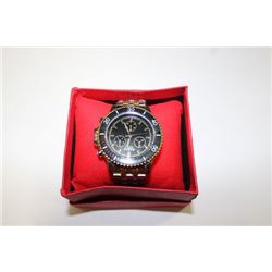 MENS STAINLESS STEEL WATCH ON CHOICE TO LOT 105