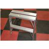 Image 1 : ALUMINUM STEP LADDER