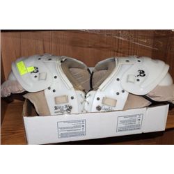HOCKEY SHOULDER PADS