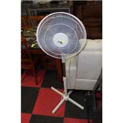 #8 SUPER FLOOR FAN