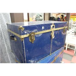 VINTAGE STEAMER TRUNK (NAVY BLUE)
