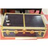 Image 1 : MEDIUM VINTAGE STORAGE TRUNK