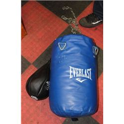 EVERLAST PUNCHING WITH SPEED BAG