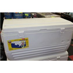 LARGE IGLOO 150 QT CAMP COOLER