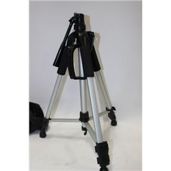 CAMERA TRIPOD
