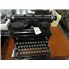 Image 1 : Vintage Royal Typewriter